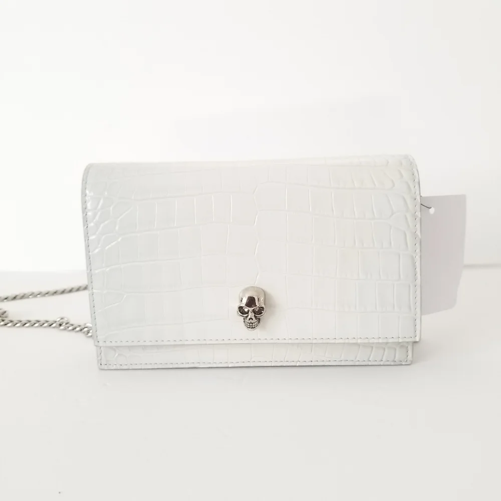 Alexander McQueen Skull Croc-Embossed Leather Chain Crossbody Light Gray - Picture 8 of 12